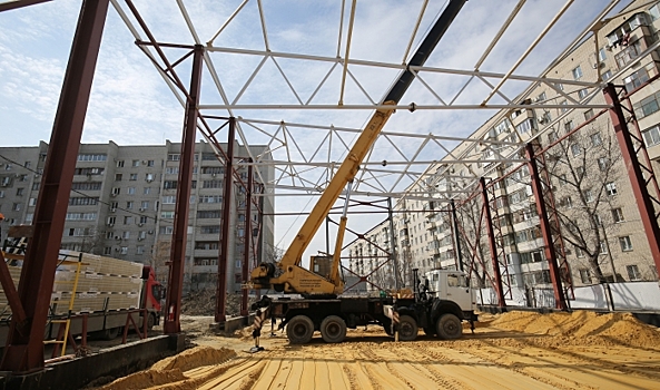 На месте аварийной спортшколы в Волгограде строят новый комплекс