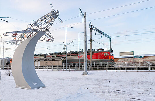 Новый арт-объект украсил остановочный пункт городской электрички Красноярской железной дороги