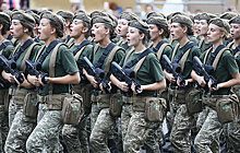 По стойке "смирно": женщин Украины обязали встать на воинский учет