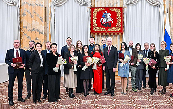 Собянин вручил премии журналистам Москвы
