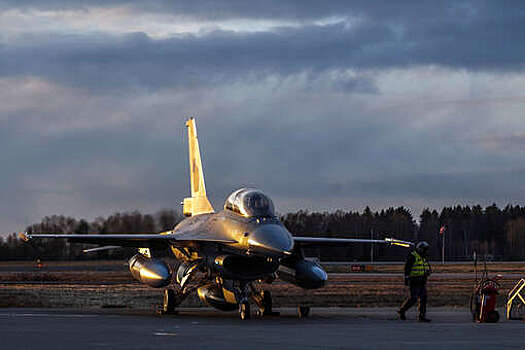 Newsweek: минобороны Румынии опровергло слухи об ударе F-16 по ВС РФ на Украине