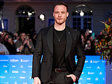 Керем Бюрсин рассказал о травме, после которой едва не утратил способность ходить