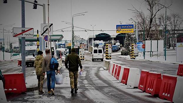 Пограничники в Польши задержали более 500 украинцев с поддельными COVID-сертификатами