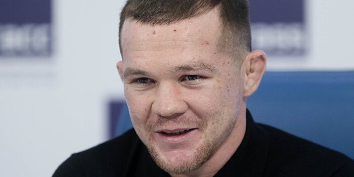 Видео: президент UFC поздравляет Петра Яна с завоеванием титула