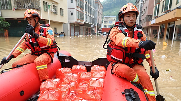 «Красное» предупреждение объявлено из-за дождей в Китае