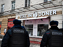 Шаурмист-сталинист попросил денег и помощи