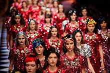 Dolce & Gabbana выкатили на подиум карету Золушки