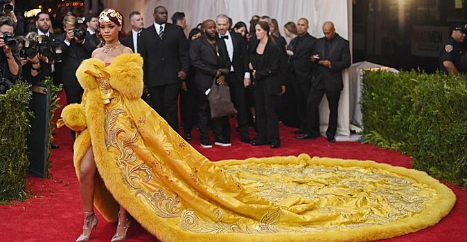 Нелепые и смешные наряды знаменитостей