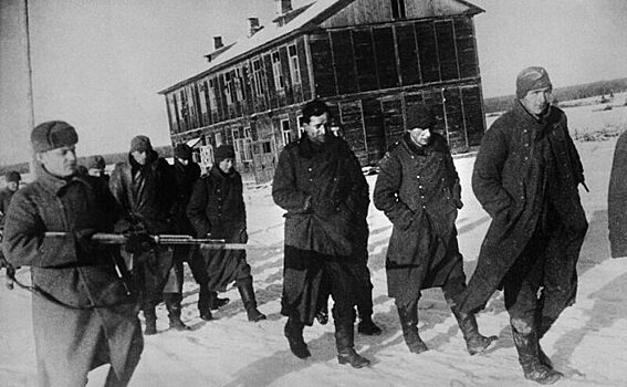 Что запрещено было делать советским бойцам с пленными немцами