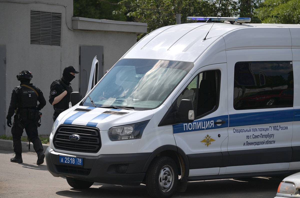 Россиянина изрешетили пулями из-за случайной ошибки в одной цифре при переводе денег