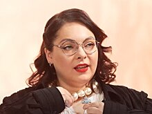Экс-участница «Фабрики звезд» продает украшение Пугачевой за 1 млн рублей