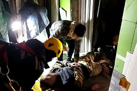 В Уфе работник упал в шахту лифта с высоты 8-го этажа и выжил
