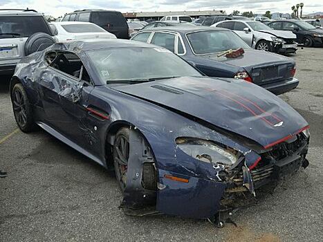 Разбитый в хлам Aston Martin продают по цене нового BMW