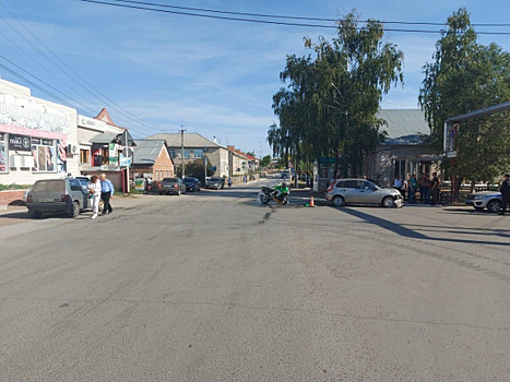 В Самарской области водитель "Гранты" отправил мотоциклиста в больницу