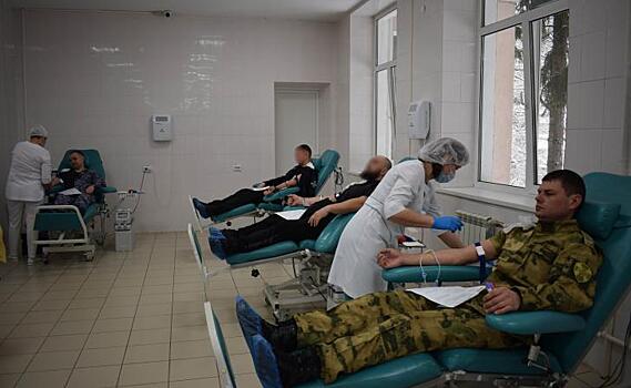 Курские росгвардейцы во время донорской акции сдали 5 литров крови