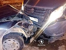 Нарезающий «пятаки» пьяный водитель травмировал свою пассажирку