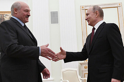 Лукашенко поздравил Путина с Новым годом и Рождеством
