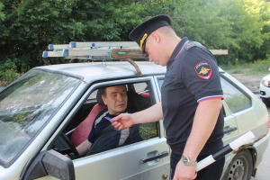 В Самарской области полицейские и общественники рассказали жителям города о преимуществах портала госуслуг