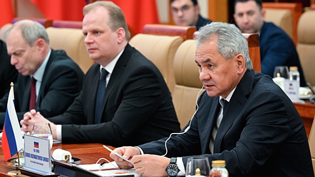 Шойгу обсудит военно-технического сотрудничество с руководством Лаоса