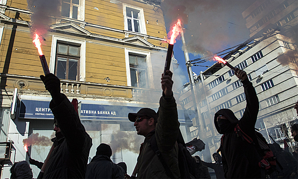 "Здесь не Москва": в Болгарии протестующие окружили храм
