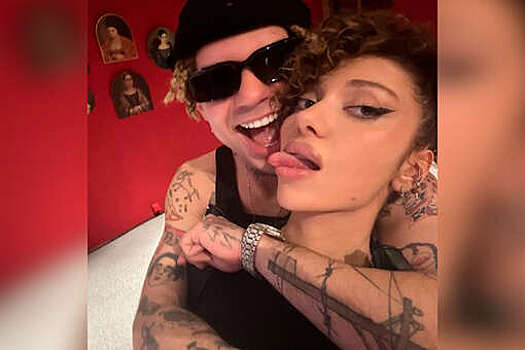 Super: рэпер Элджей нарисовал мочой сердце на асфальте