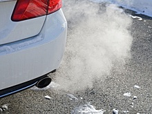 В Тюмени разрешили на час бесплатно парковать автомобили у школ и больниц