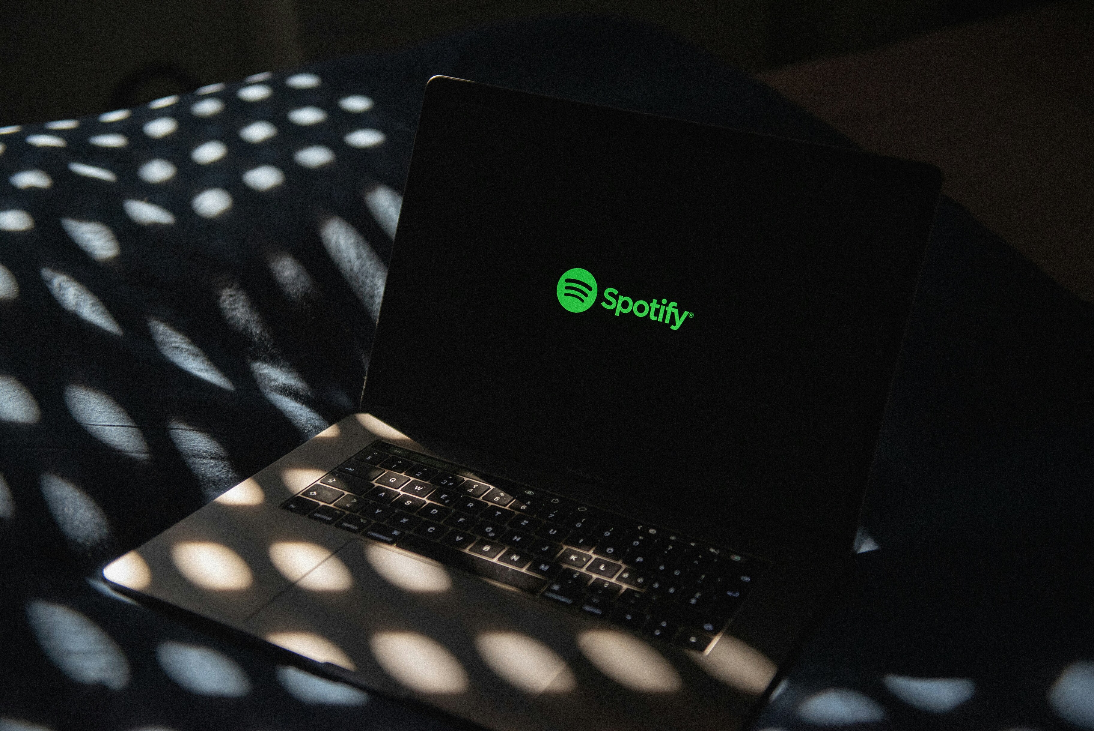 Spotify обвинили в недоплате музыкантам десятков миллионов долларов