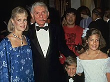 Звезда сериала «Беверли-Хиллз, 90210» живет в придорожном отеле с пятью детьми