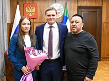 Глава Хакасии Коновалов встретился с вице-чемпионкой Европы Натальей Малышевой