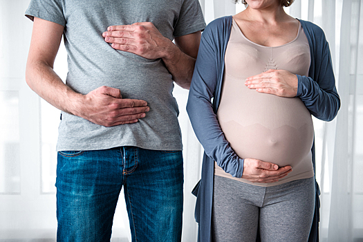 «Синдром кувад»: из-за чего возникает «мужская беременность»