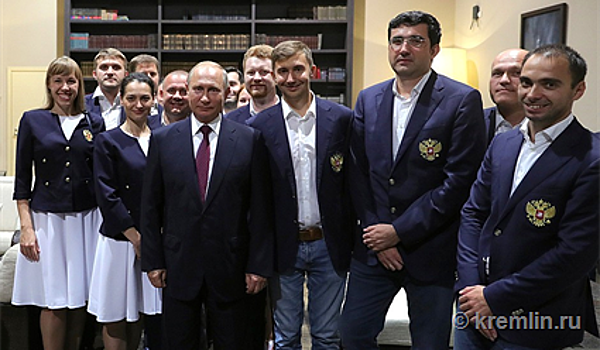 Владимир Путин встретился с российскими участниками Всемирной шахматной Олимпиады в Батуми
