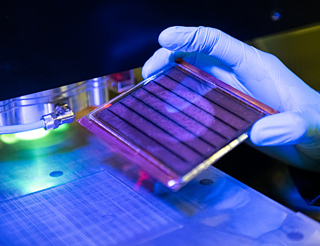 Увеличена эффективность полупрозрачных солнечных панелей для окон