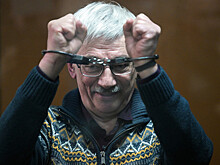 Приговор правозащитнику Орлову* за дискредитацию ВС РФ оставили без изменений
