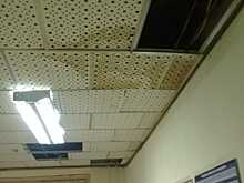 Темнота, потоп и разруха: мамы с детьми не могу попасть к врачам в Отрадном из-за вставшего ремонта