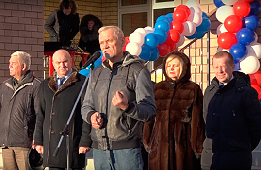 Пригодился ли подрядчику и чиновникам подаренный депутатом Булавиновым вазелин?