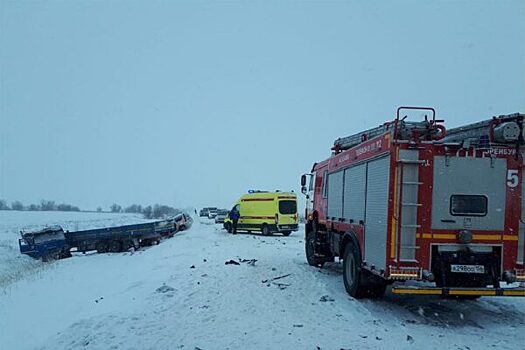 Пять человек погибли в массовом ДТП в Оренбургской области