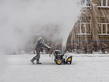 Двигатели не глушим: об усиленной уборке улиц в снегопад заявили в Новосибирске