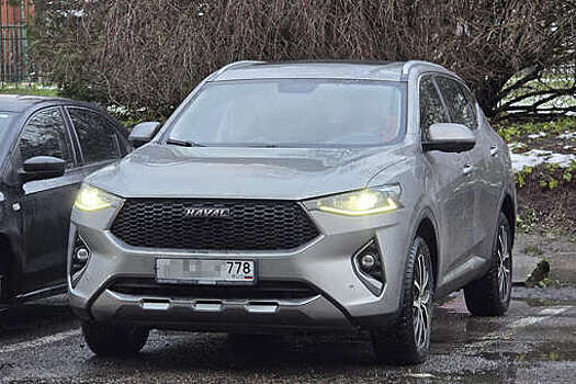 В Санкт-Петербурге начали выдачу автономеров с новым кодом региона