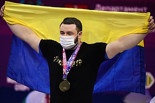 Написавшего о «сгоревшей Москве» украинского тяжелоатлета дисквалифицировали