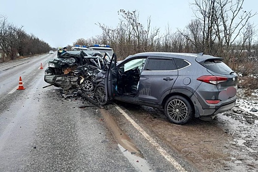 На Ставрополье три человека погибли в лобовом ДТП с двумя автомобилями