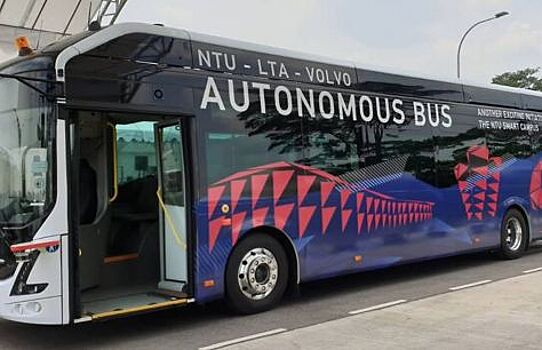 Первый в мире беспилотный электрический автобус представлен в Сингапуре