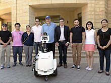 Робота Jackrabbot учат передвигаться в толпе
