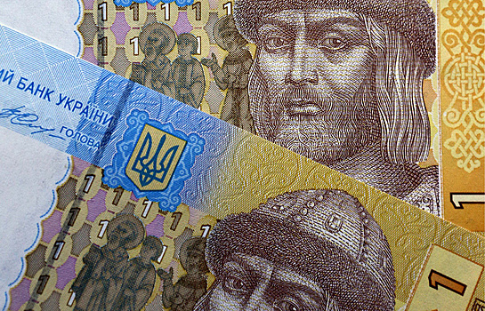 Падение гривны объяснили ситуацией в Крыму