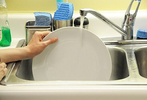 Шведские ученые изобрели самоочищающуюся посуду