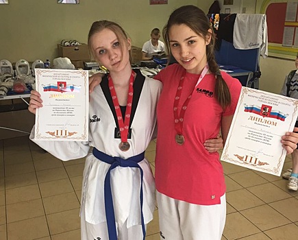 Воспитанницы «Самбо-70» завоевали в соревнованиях по тхэквондо две бронзовые награды