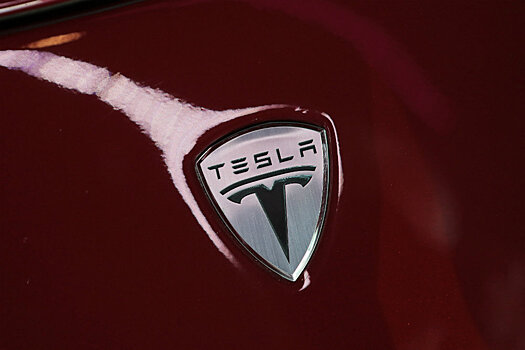 Tesla отозвала почти 580 тыс. электромобилей из-за бесшумности