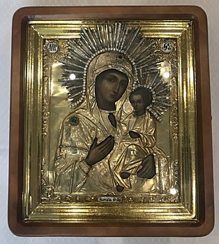 Специалисты отреставрировали икону Иверской Божьей Матери