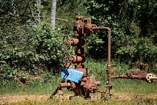 Загрязнено 2,76 гектара земли: в Волгоградской области прорвало нефтепровод