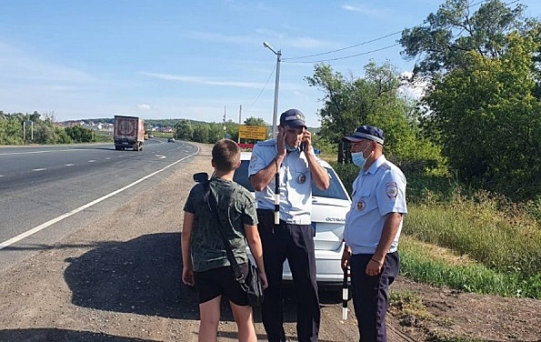 В Самарской области полицейские вернули бабушке заблудившегося 12-летнего внука