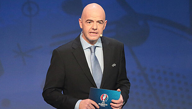 Новый глава ФИФА в первый день на посту сыграет в футбол с подчиненными